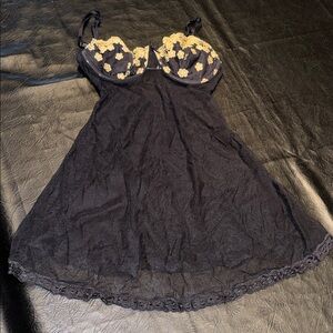 Victoria's Secret Black and Gold Lingerie, size 34B, Like New Condition